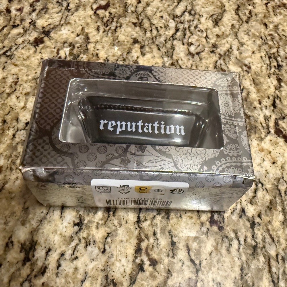 Taylor Swift Reputation Diamond Bathtub Ornament NIB